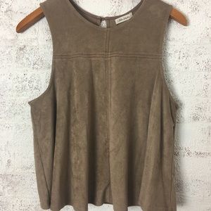 NWOT Chloe and Katie Vegan Suede crop top size L